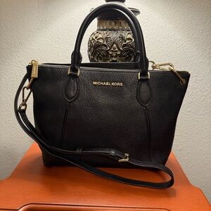🛑SOLD Authentic Michael Kors Leather Purse Satchel Crossbody Bag Medium Black